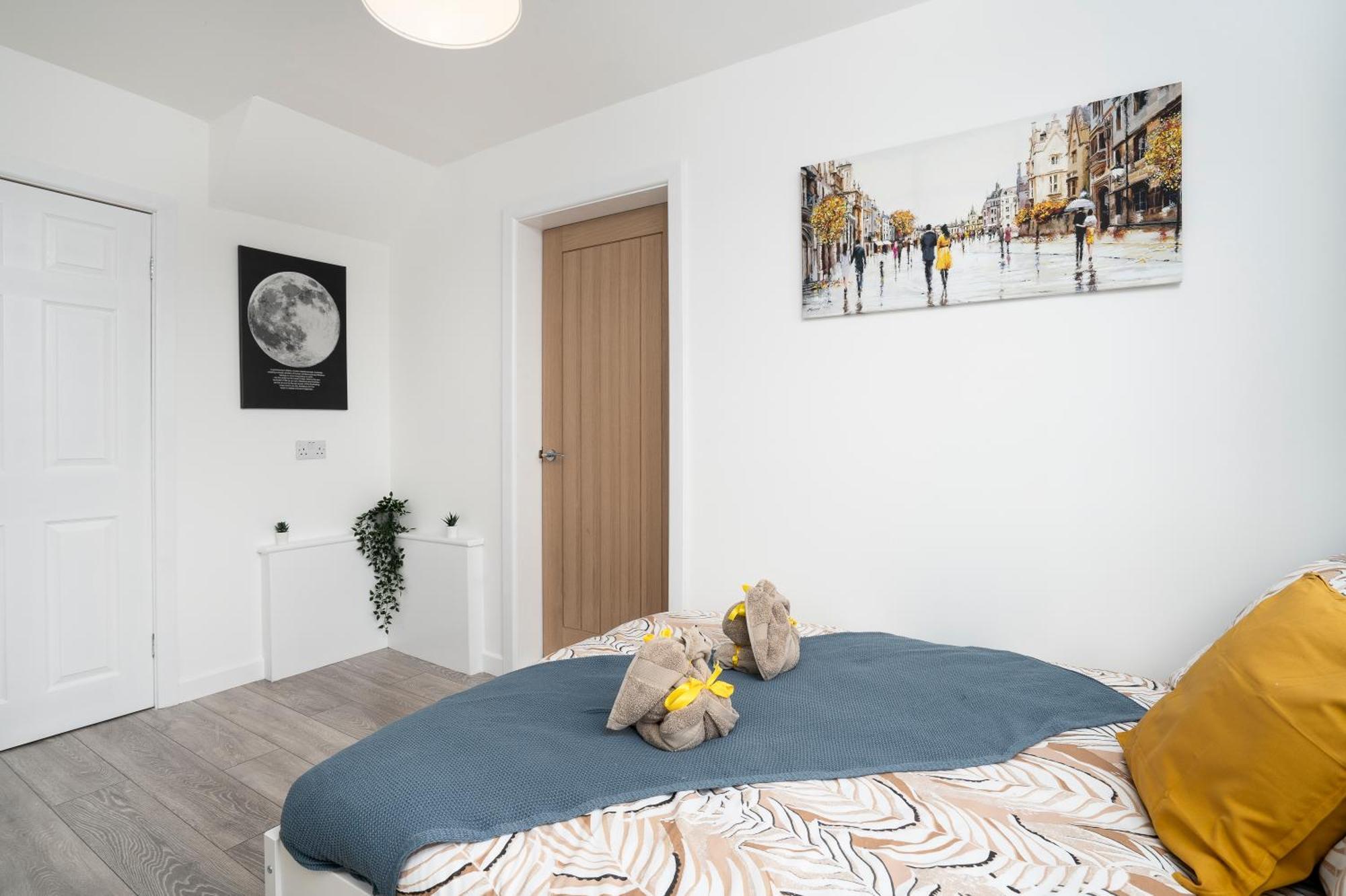 Modern 4 Bed House-Free Parking Apartment Burton  Exterior foto
