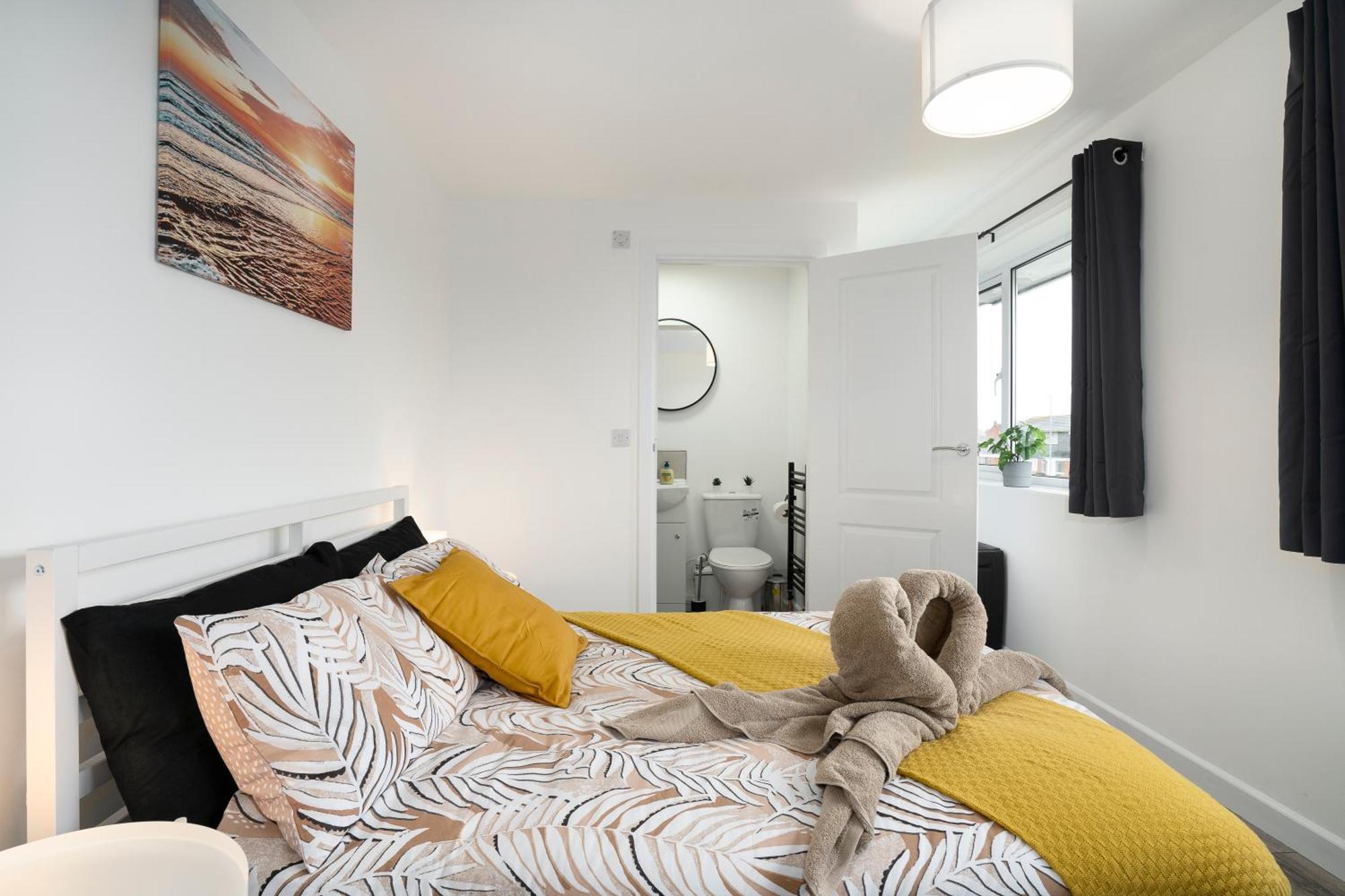 Modern 4 Bed House-Free Parking Apartment Burton  Exterior foto